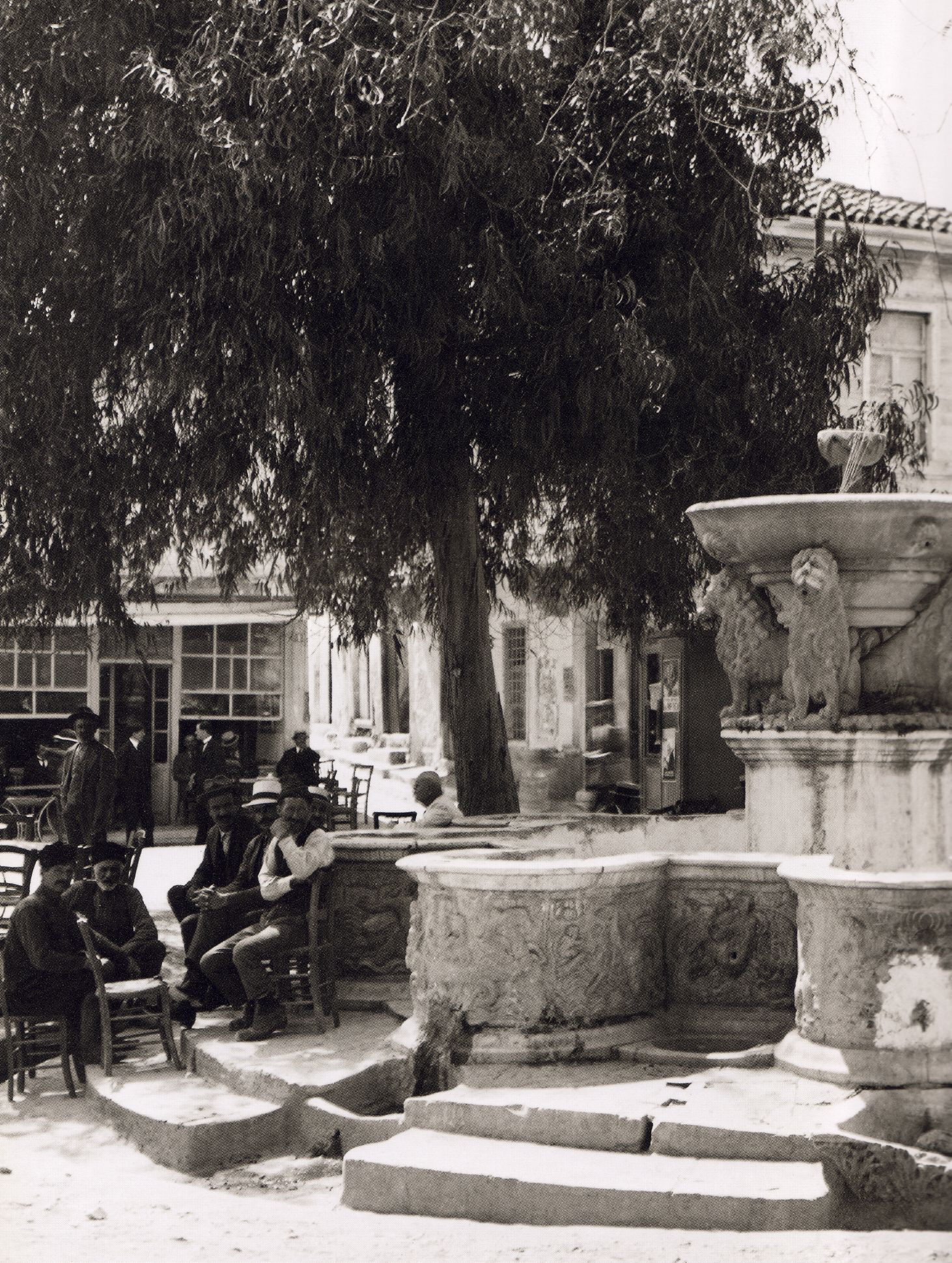 13  ΗΡΑΚΛΕΙΟ - κρήνη Μοροζινι - fred  boissonnas  1920.jpg