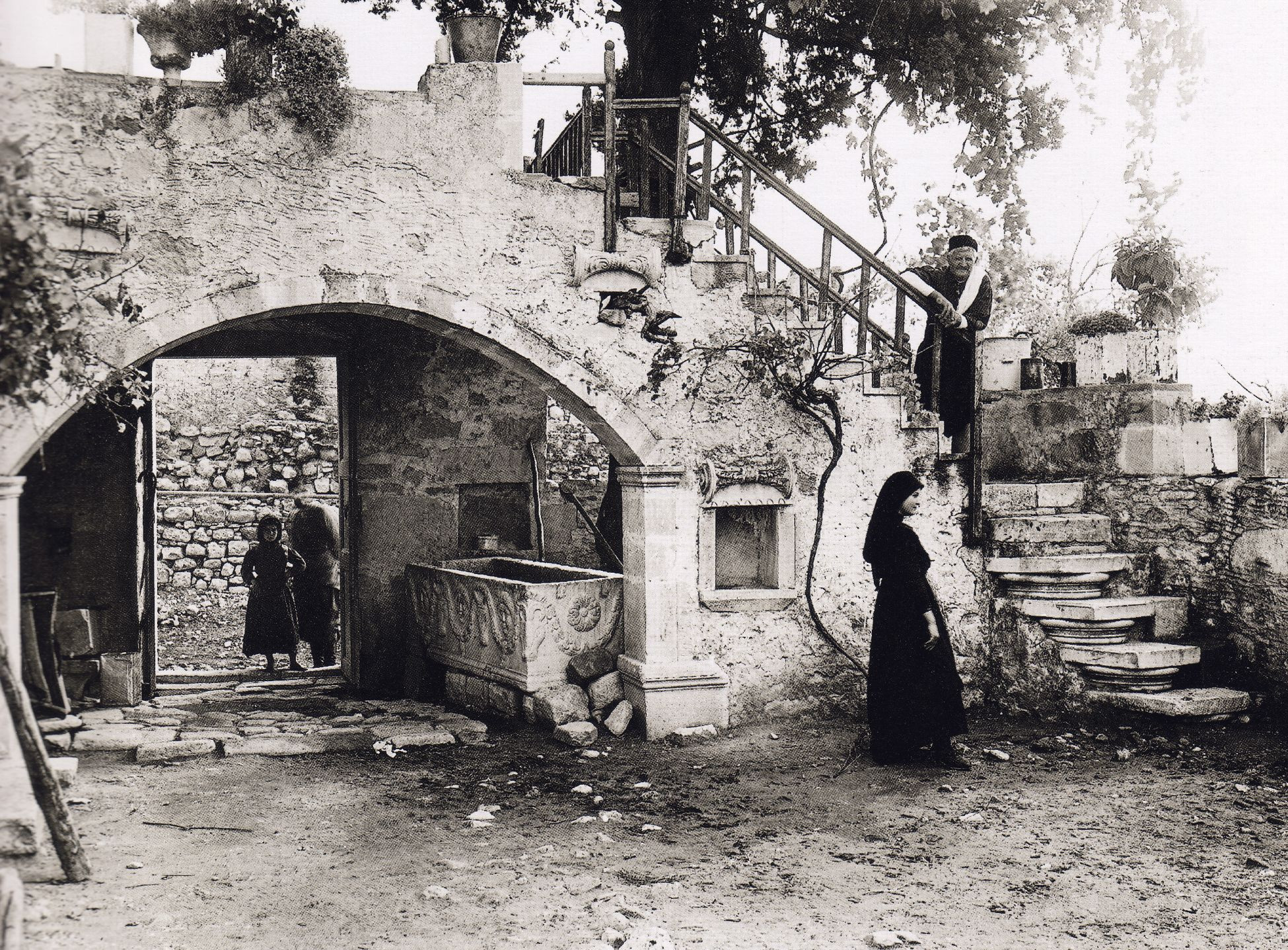 17  ΑΓ  ΔΕΚΑ -οικία  Ηλιάκη  -  FRED  BOISSONNAS  1911.jpg