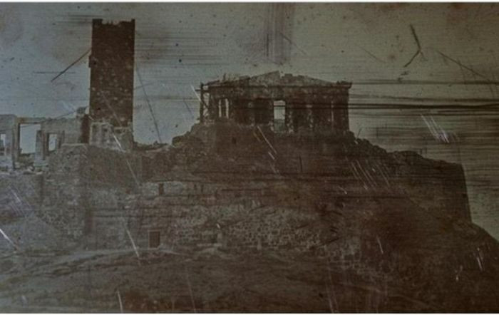 Akropolis-1842-Josepf-Filibert-Girault-de-Prangey-700x442-1.jpg