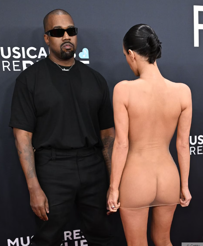 bianca_censori_grammy.png
