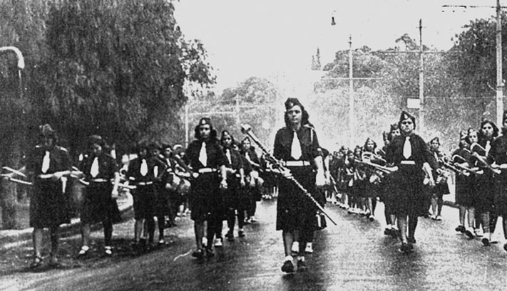 eon-girls-parade-vassilis-olgas-athens.jpg