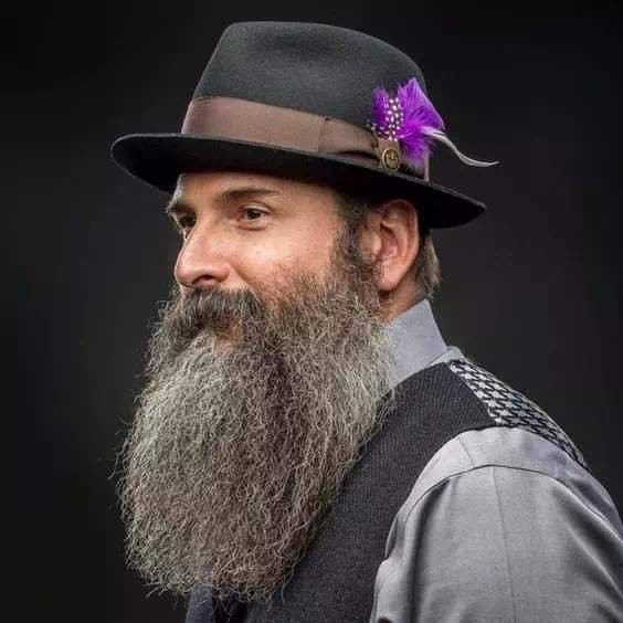 long_wild_beard.jpg