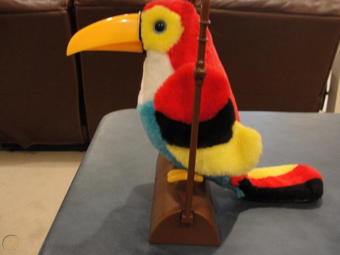 playmaker-talking-parrot-voice_1_db435b2225ff5fc7e416772edb32b64d.jpg