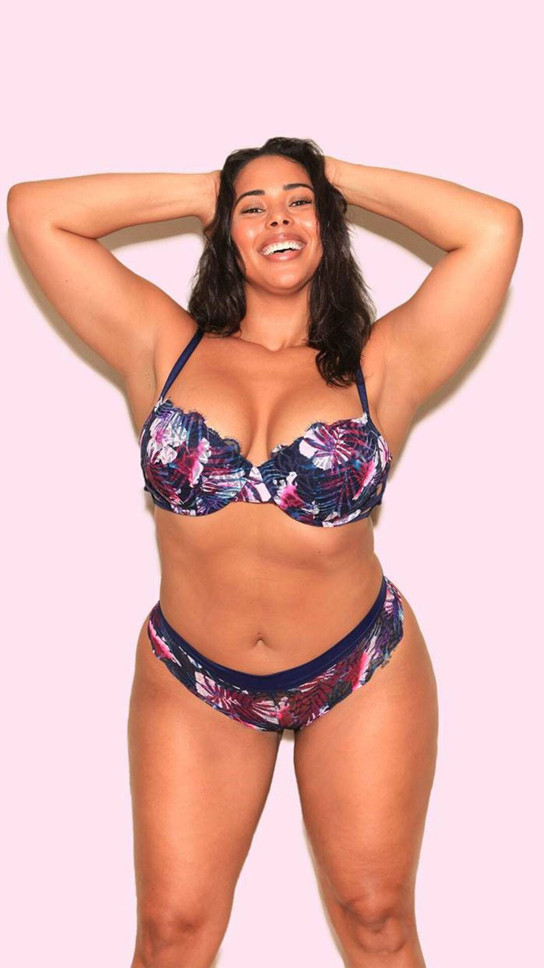 rs_1080x1922-171110150315-Victoria-s-Secret-Ads-Model-1.jpg