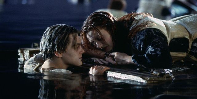 titanic-jack-and-rose-plank-scene-1542384973.jpg