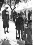 Bundesarchiv_Bild_101I-179-1552-13%2C_Griechenland%2C_erh%C3%A4ngter_Mann_in_Ortschaft.jpg Bundesarchiv_Bild_101I-179-1552-13%2C_Griechenland%2C_erh%C3%A4ngter_Mann_in_Ortschaft.jpg