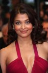 aishwarya_sexy_cleavage.JPG