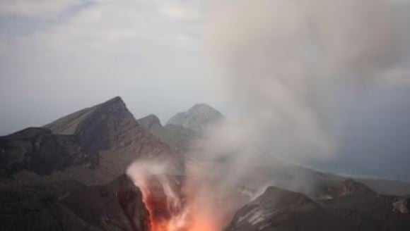 Ιαπωνία: Εξερράγη ηφαίστειο σε απομακρυσμένο νησί