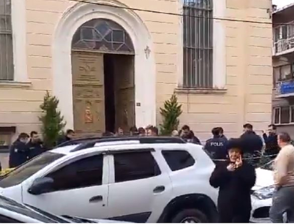 Τουρκία: Πυροβολισμοί σε καθολική εκκλησία στην Κωνσταντινούπολη – Αναφορές για έναν νεκρό – Βίντεο