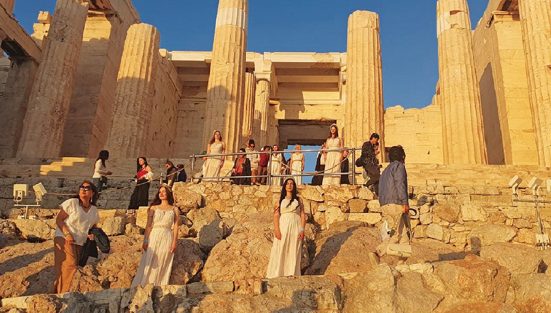 Παγκόσμια ρεζιλίκια με το θέαμα στον Ιερό Βράχο της Ακρόπολης! Ε∆Ε από το υπουργείο Πολιτισμού