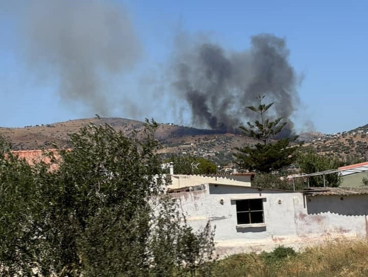 Μεγάλη φωτιά στην Κερατέα: Καίγονται σπίτια – Εκκενώνονται 5 οικισμοί – ΦΩΤΟ και ΒΙΝΤΕΟ