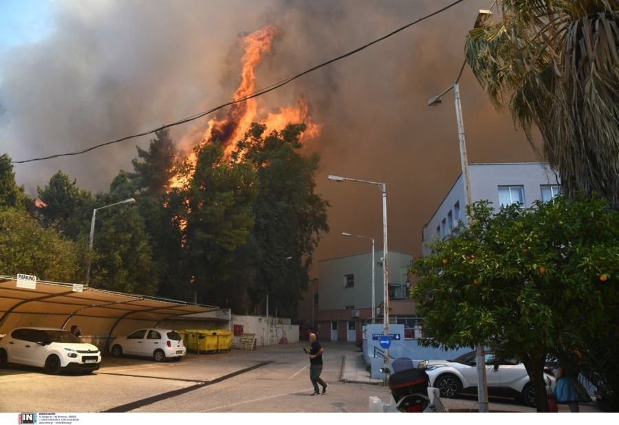 Φωτιά στην Πάτρα: Προσήχθη γυναίκα που απειλούσε ότι θα κάψει το Γηροκομειό και το Κωνσταντοπούλειο, σύμφωνα με καταγγελία