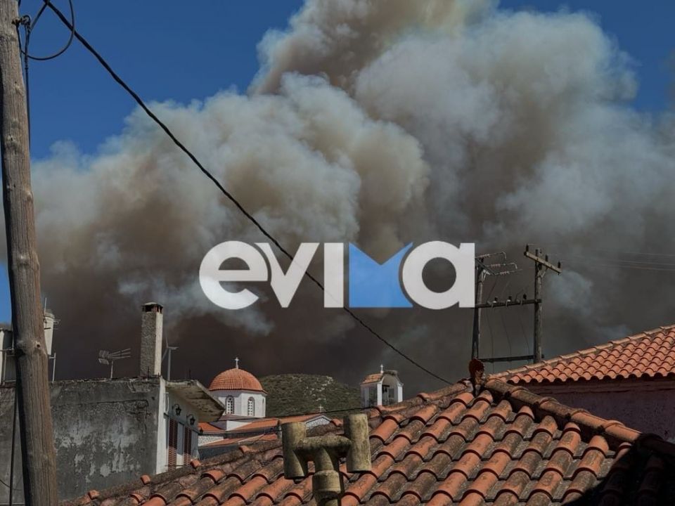Μεγάλη φωτιά στην Εύβοια: 112 για εκκένωση οικισμών - Οι φλόγες πέρασαν την Εθνική Οδό