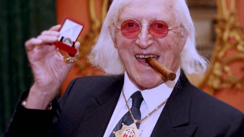 Τζίμι Σάβιλ: Ο τηλεστάρ που βίασε εκατοντάδες παιδάκια - Μια ιστορία διασημότητας και συγκάλυψης