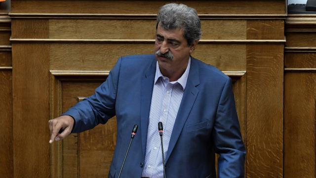 www.parapolitika.gr